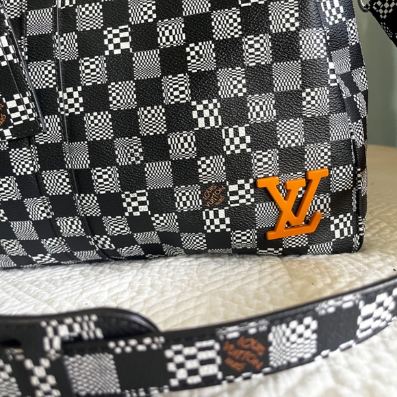 Louis Vuitton Limited Edition x Virgil Abloh Calfskin Distorted Damier keepall - Picture 3 of 12